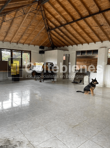 Casa comercial en arriendo en Caldas-Antioquia foto 5