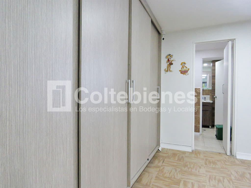 Venta de oficina en sector Suramericana de Medellín foto 3
