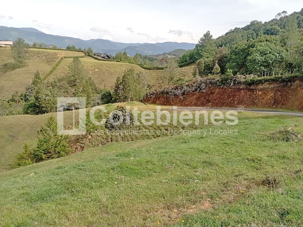 Venta de lote en condominio de El Retiro-Antioquia