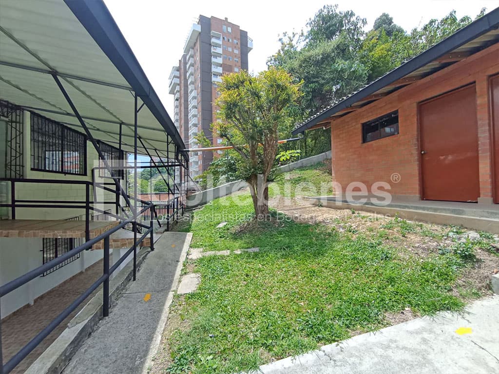 Arriendo de casa lote en Envigado