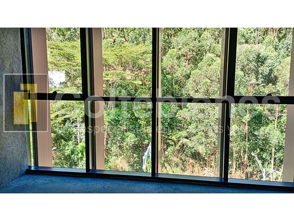 Venta/arriendo de oficina en El Poblado foto 3