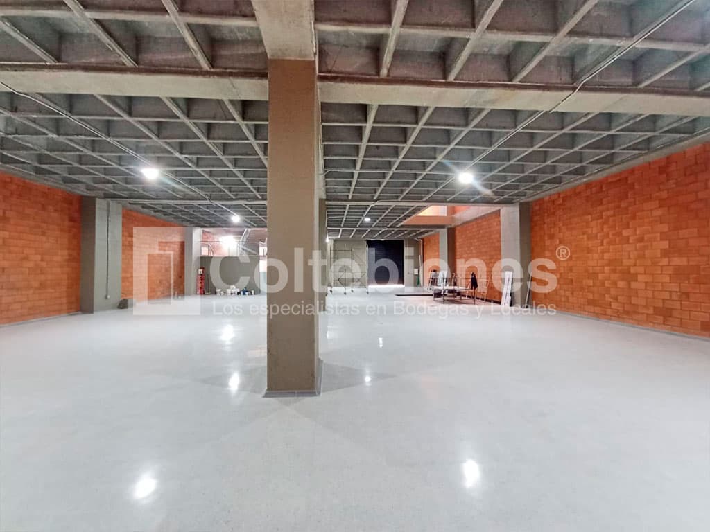 Bodega en arriendo en Perpetuo Socorro-Medellín foto 4