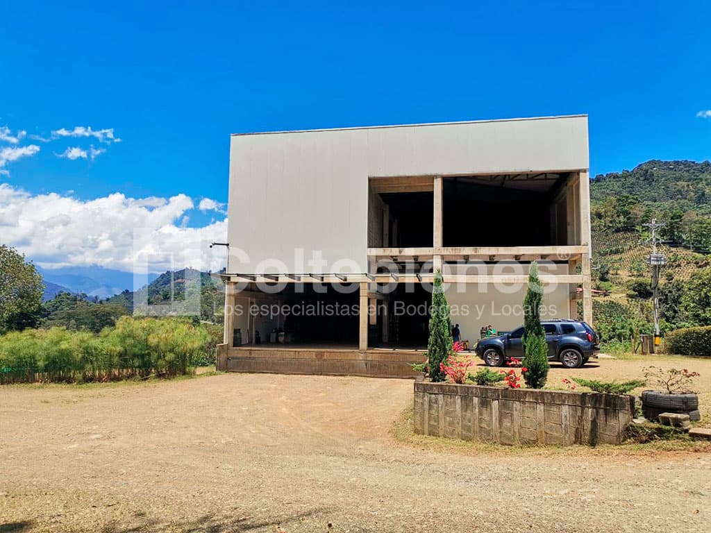 Bodega en arriendo/venta en Jardín-Antioquia foto 2