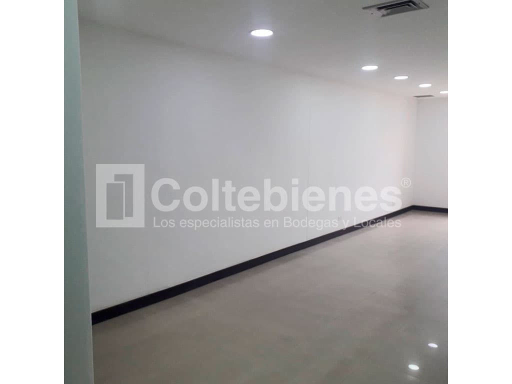 Oficina en arriendo en El Poblado-Medellín foto 2