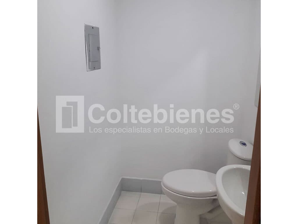 Oficina en arriendo en El Poblado-Medellín foto 5