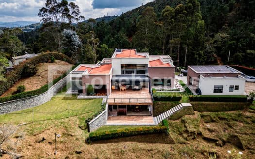 Casa finca en arriendo/venta en Envigado-Antioquia