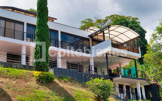 Finca en arriendo/venta en Cuenca Verde-Copacabana