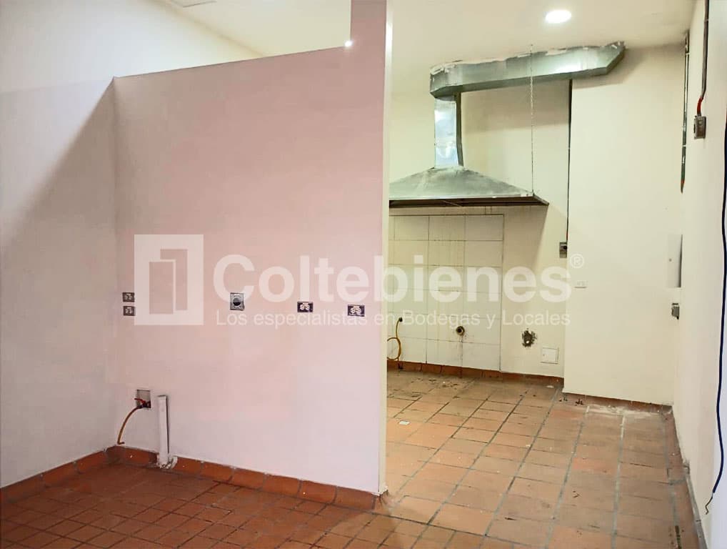 Local en centro comercial en arriendo en el sector de Barrio Colombia foto 2