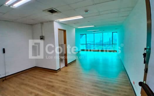 Oficina en arriendo/venta en El Poblado-Medellín