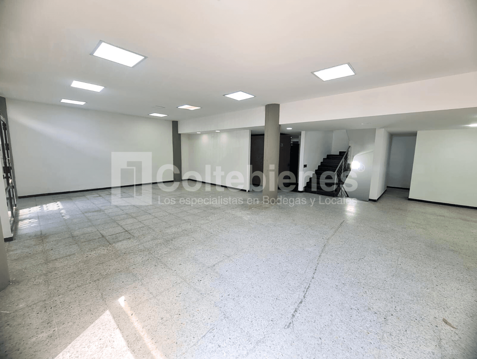 Bodega en arriendo en Envigado-Antioquia foto 2
