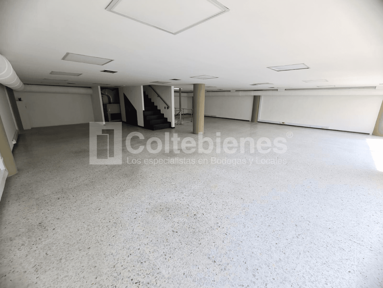 Bodega en arriendo en Envigado-Antioquia foto 3