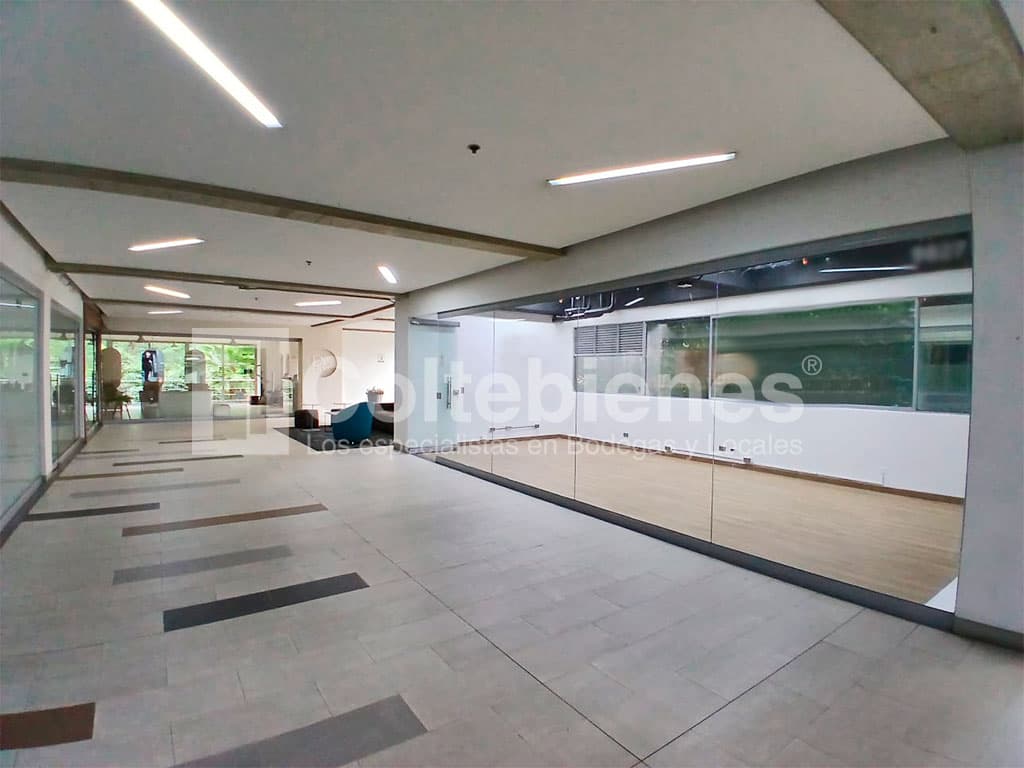 Local en arriendo en centro comercial de El Poblado-Medellín
