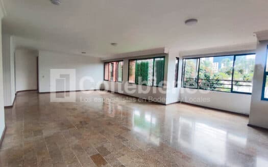 Oficina en arriendo en La Aguacatala-Medellín