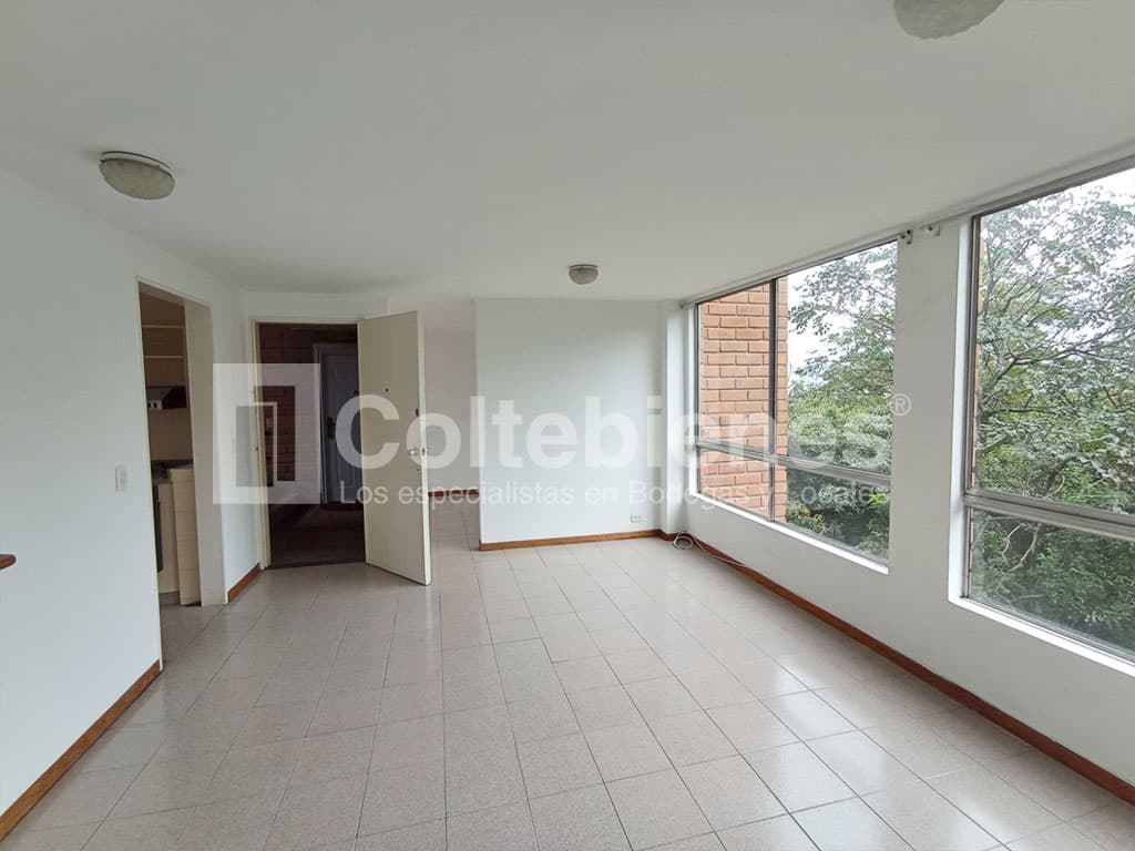Apartamento en arriendo en El Poblado-Medellín foto 2
