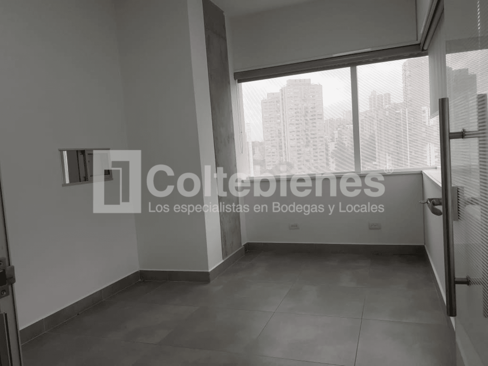 Oficina disponible para arriendo en el sector de Manila foto 4