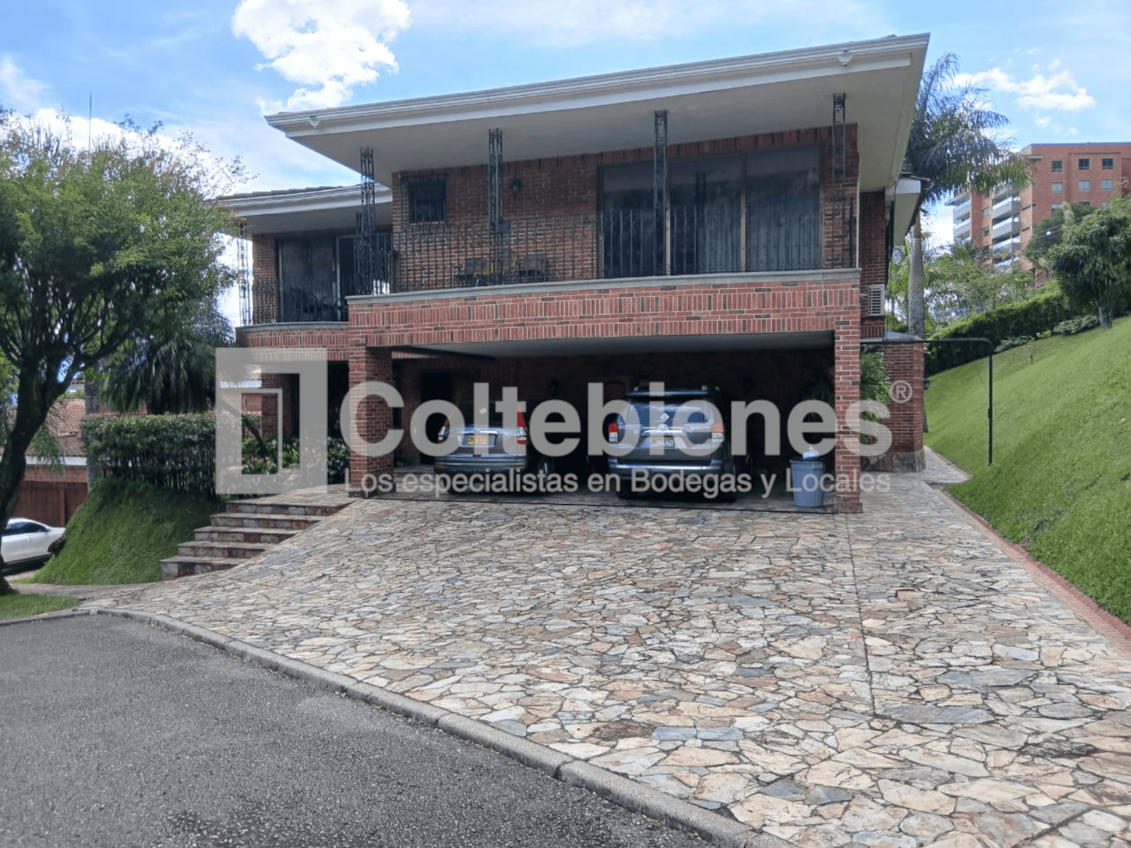 Casa en arriendo/venta en El Poblado-Medellín