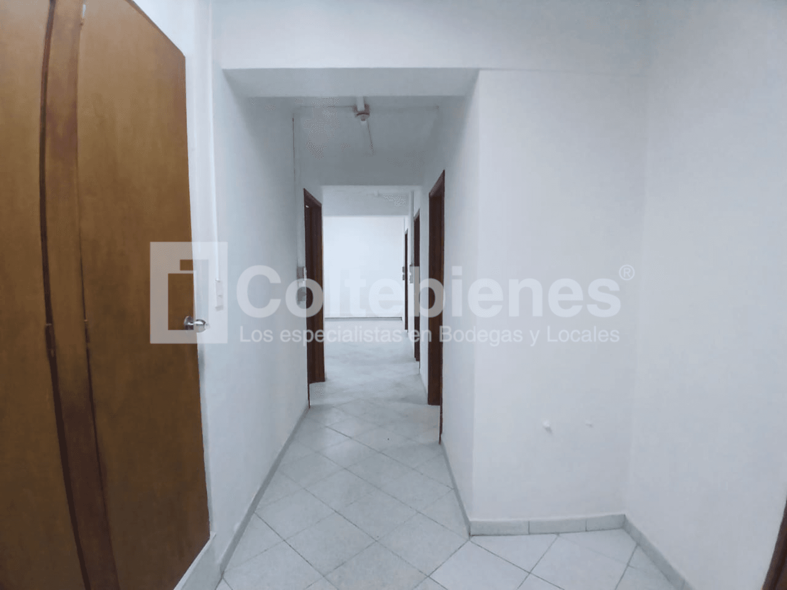 Arriendo de casa comercial en el Centro de Envigado foto 3