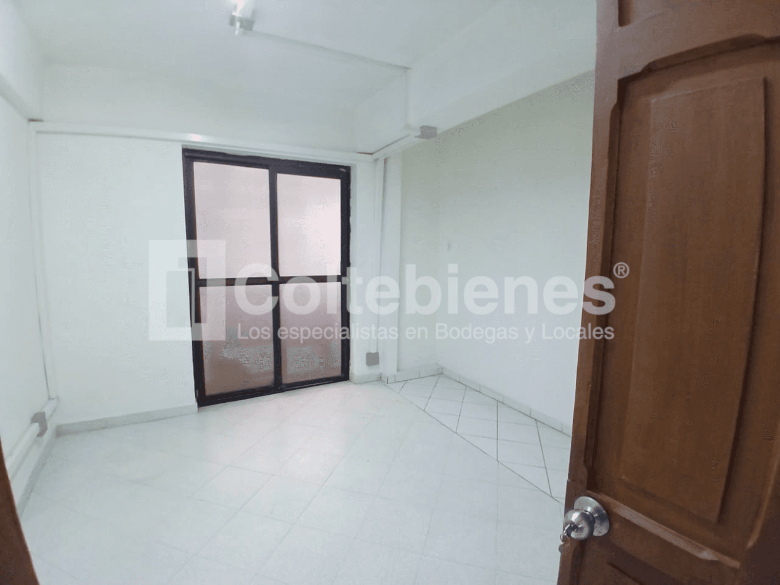 Arriendo de casa comercial en el Centro de Envigado foto 5