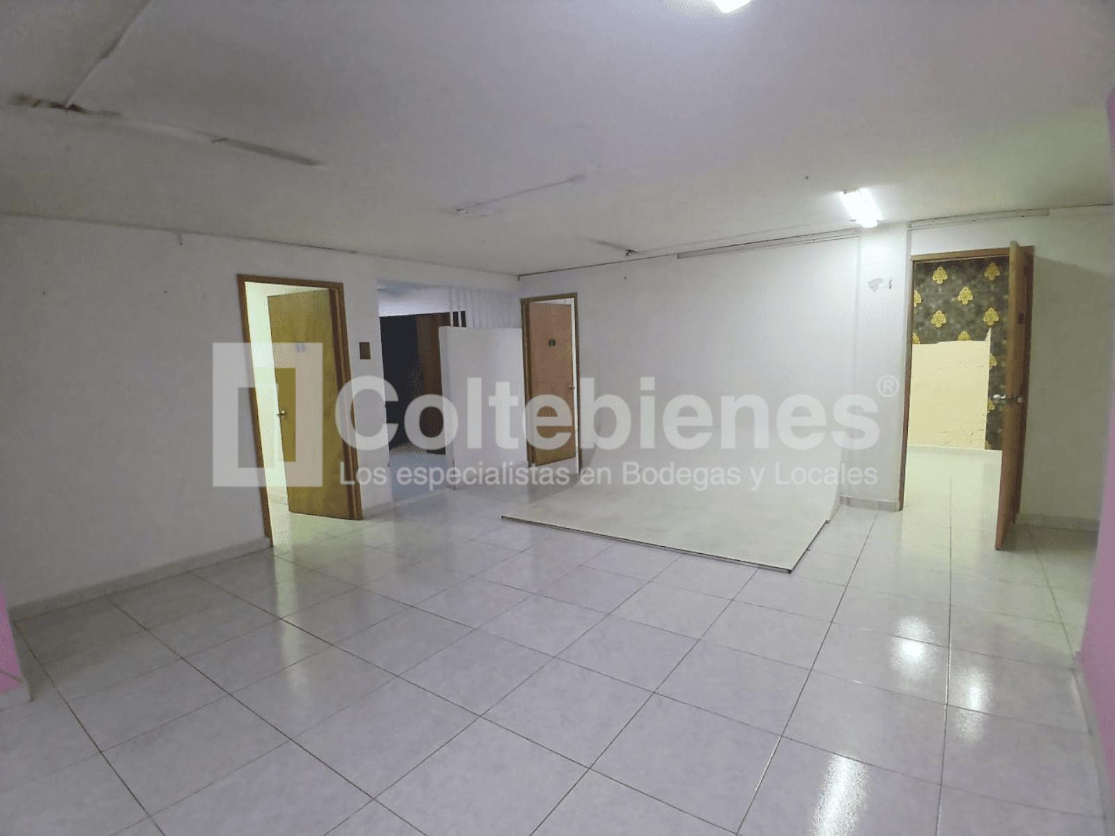Bodega en arriendo en San Fernando-Medellín foto 3