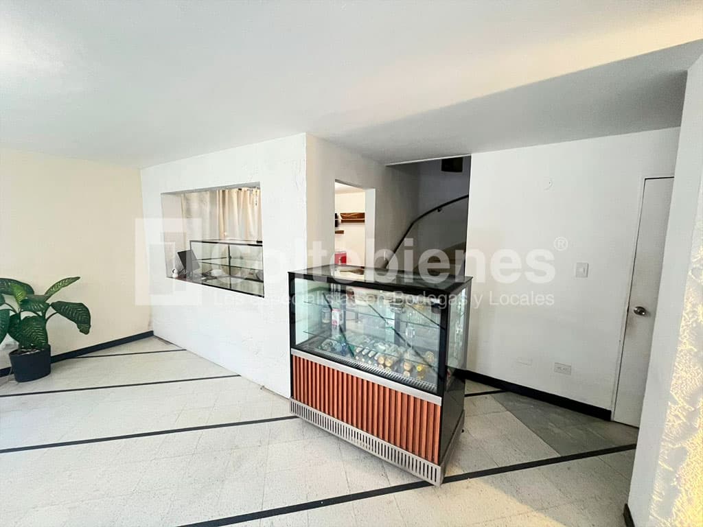 Casa comercial en arriendo en Estadio-Medellín foto 4