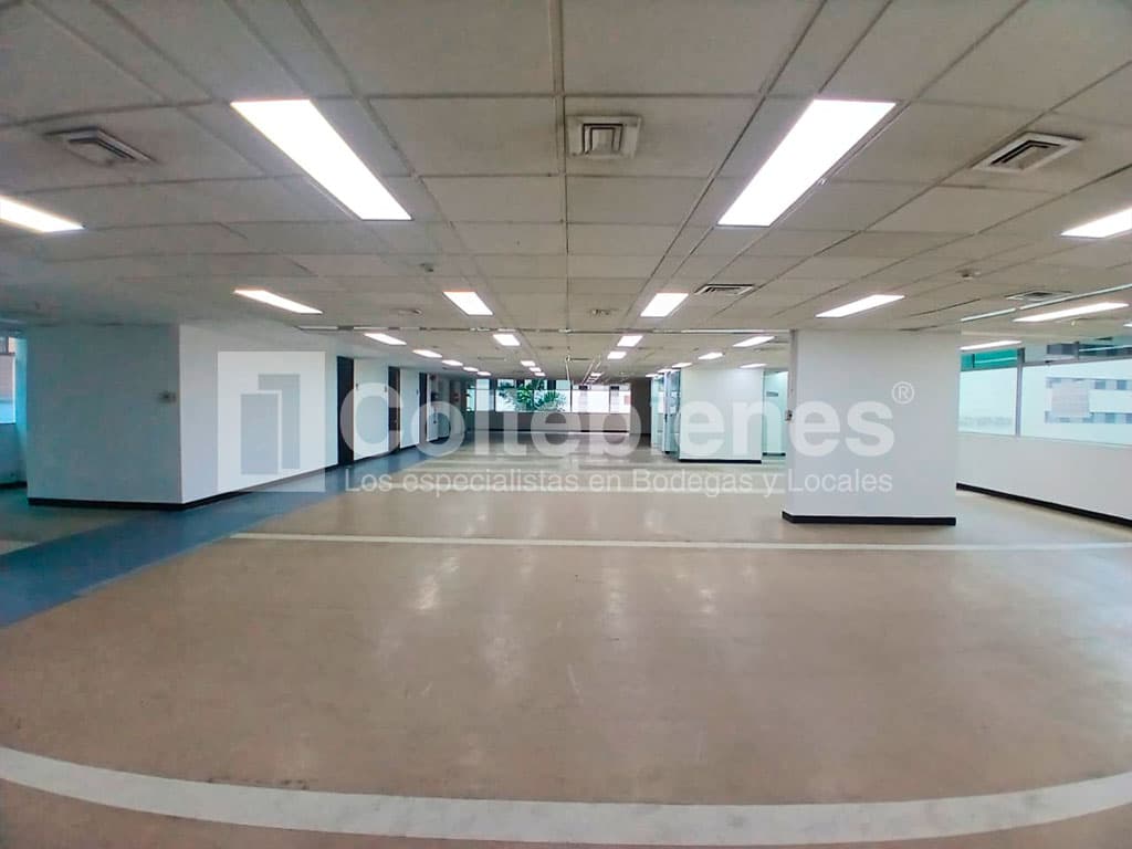 Moderna oficina en arriendo/venta en El Poblado-Medellín foto 3