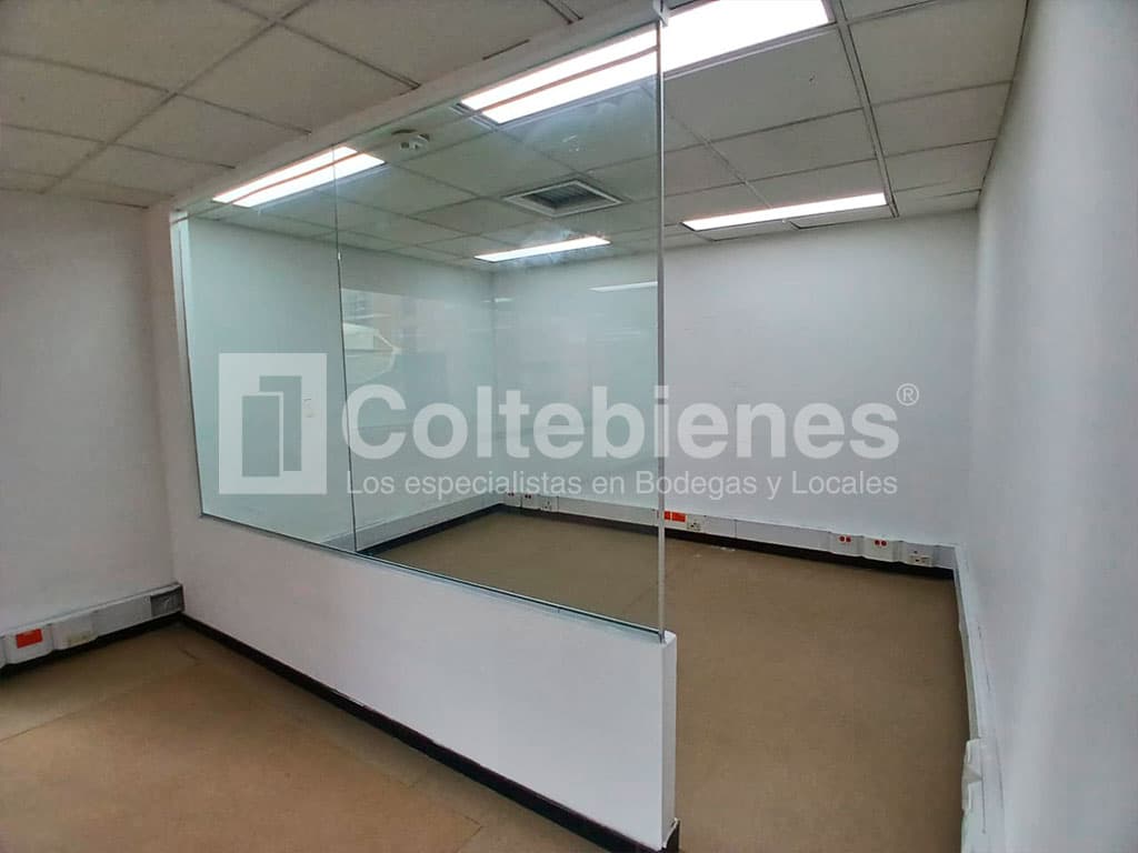 Moderna oficina en arriendo/venta en El Poblado-Medellín foto 5