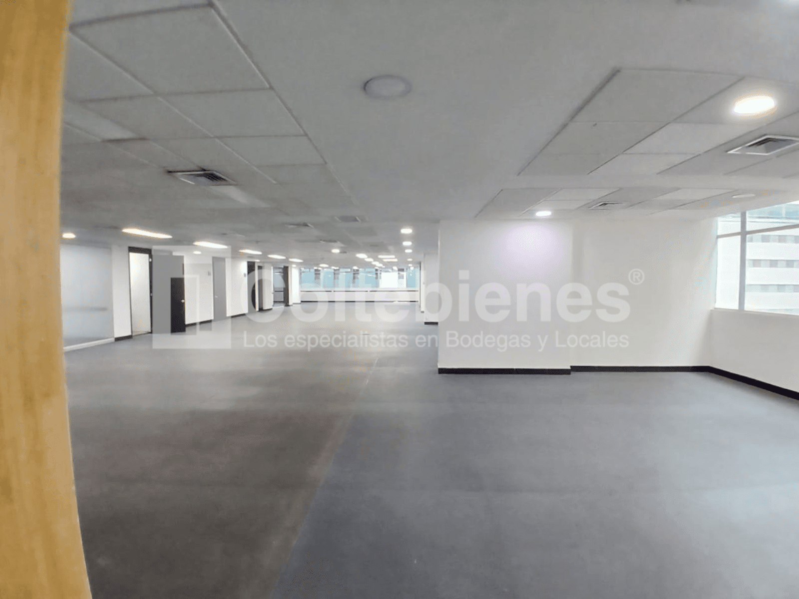 Oficina en arriendo/venta en El Poblado-Medellín foto 3