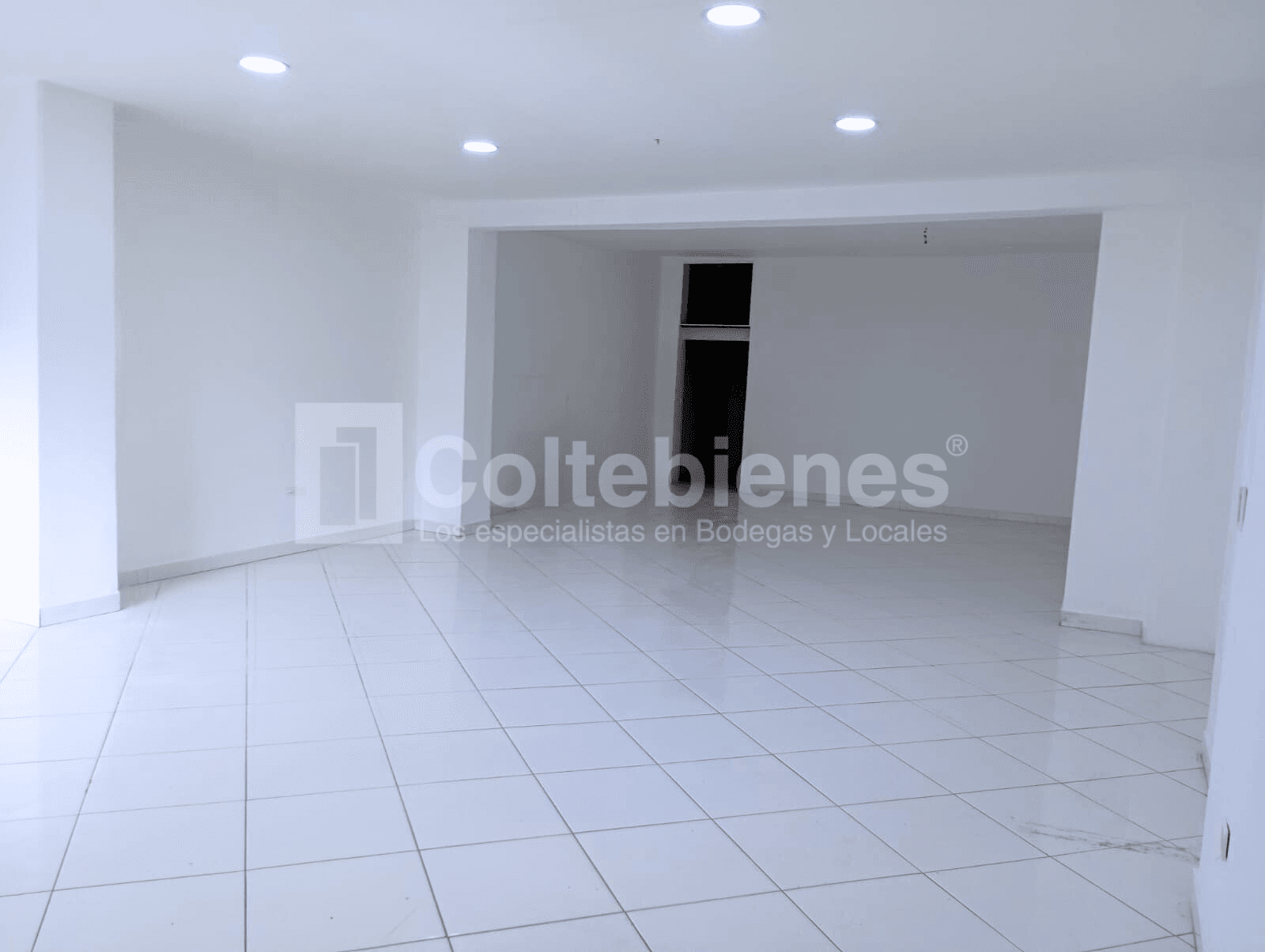 Local comercial en arriendo en Barrio Colombia-Medellín foto 3