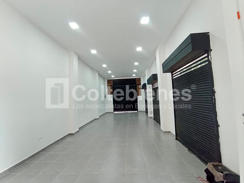 Edificio esquinero en arriendo en Cristo Rey-Medellín foto 2
