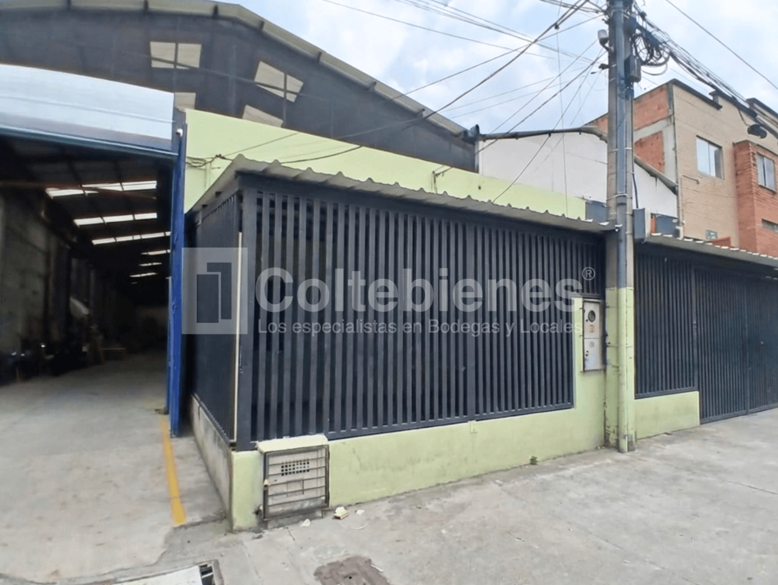 Arriendo de local comercial en El Chagualo-Medellín foto 2