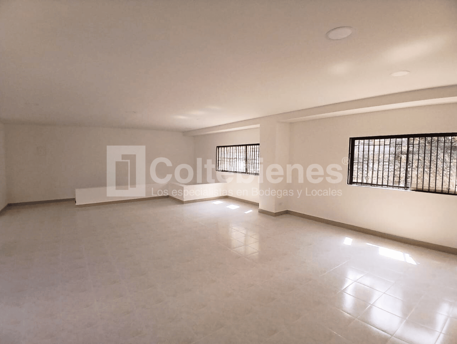 Local en arriendo en Sabaneta-Antioquia foto 4