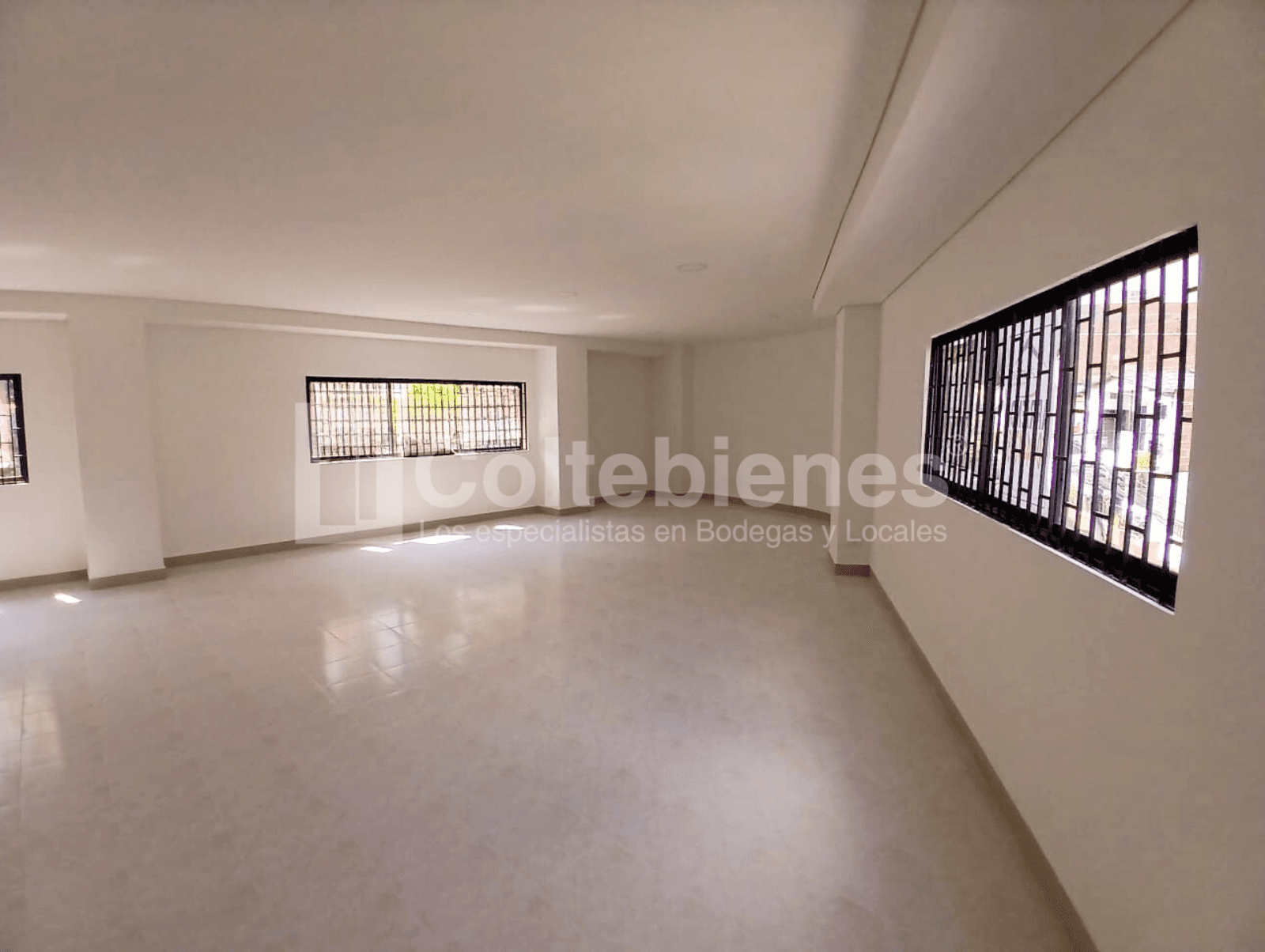 Local en arriendo en Sabaneta-Antioquia foto 5
