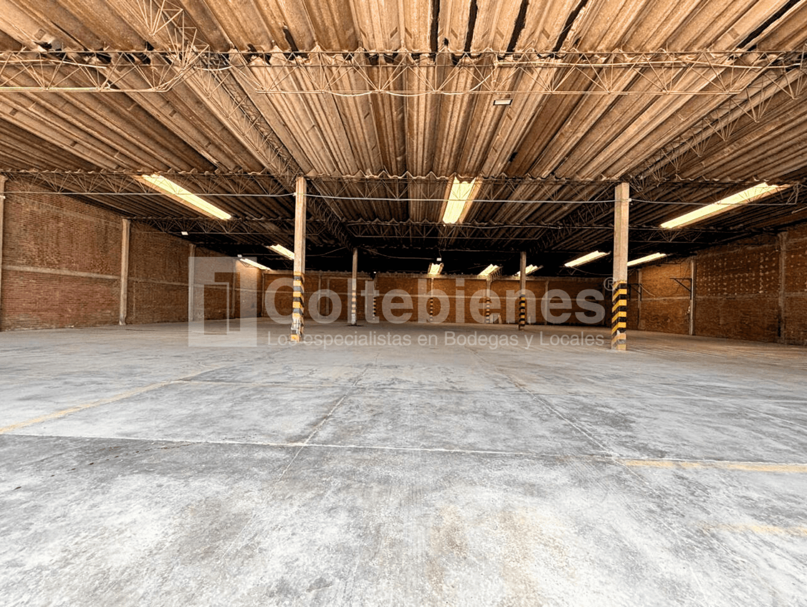 Bodega en arriendo en zona industrial de La Ternera-Cartagena foto 2