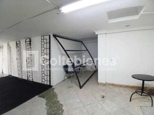 Local comercial en arriendo en La Floresta-Medellín foto 5