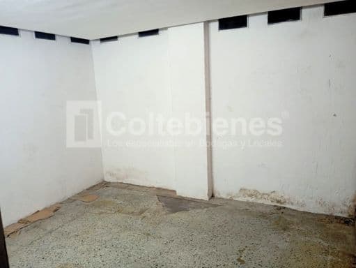 Local comercial en arriendo en el Centro de Medellín foto 4
