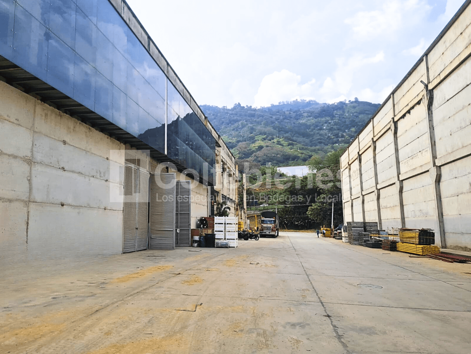 Bodega para estrenar en arriendo en Girardota-Antioquia foto 3