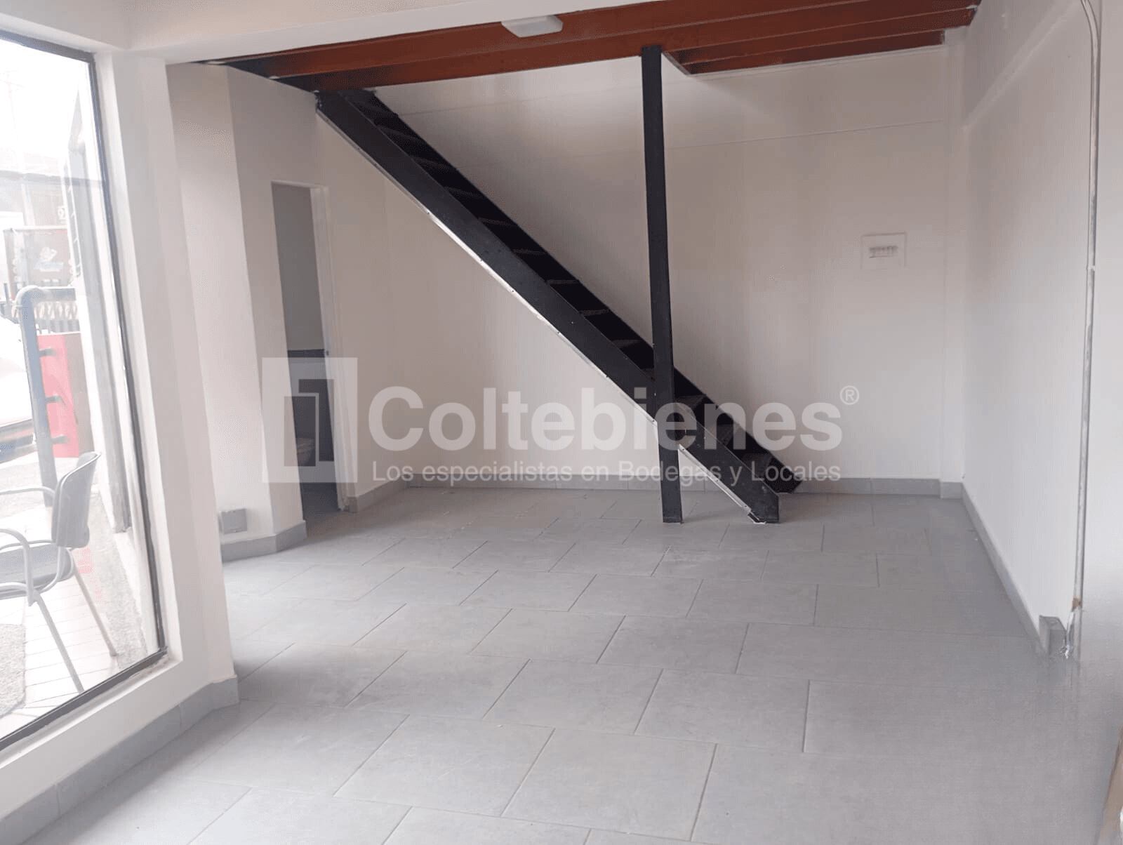 Arriendo de local comercial en Barrio Colombia-Medellín foto 2