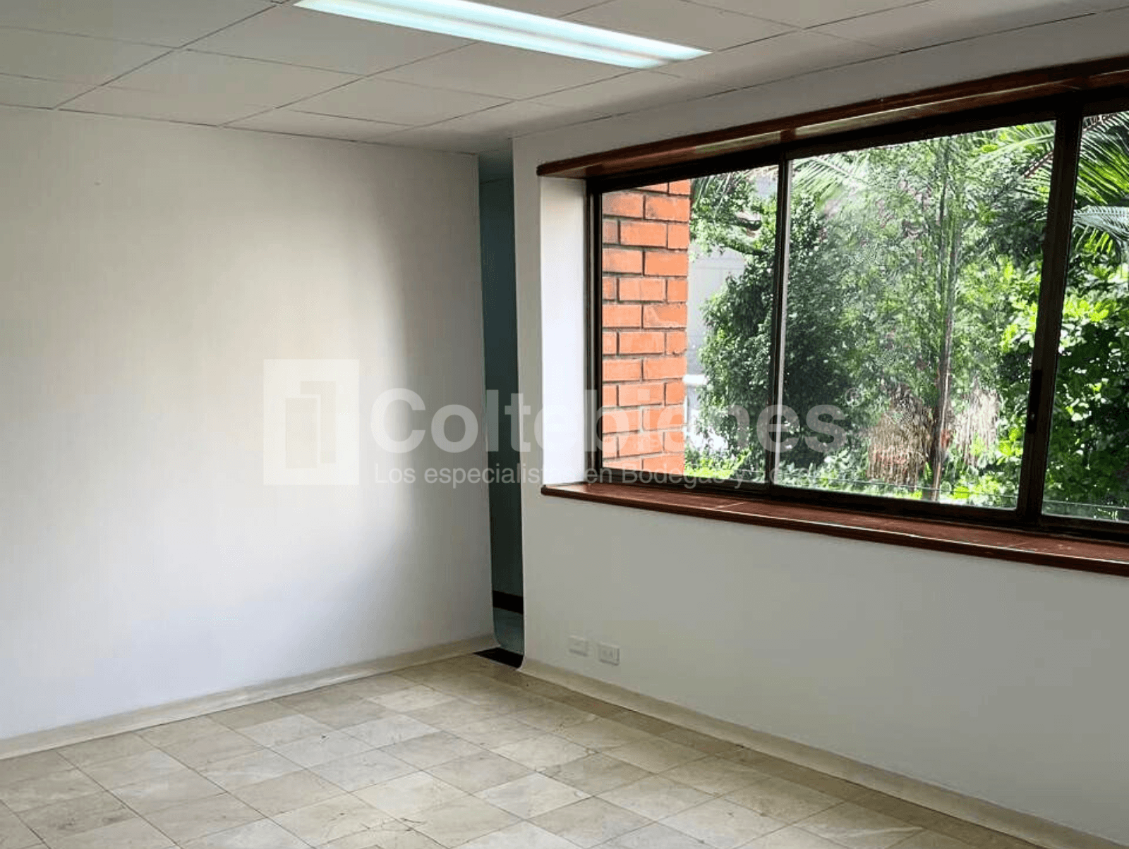 Oficina en arriendo en Conquistadores-Medellín
