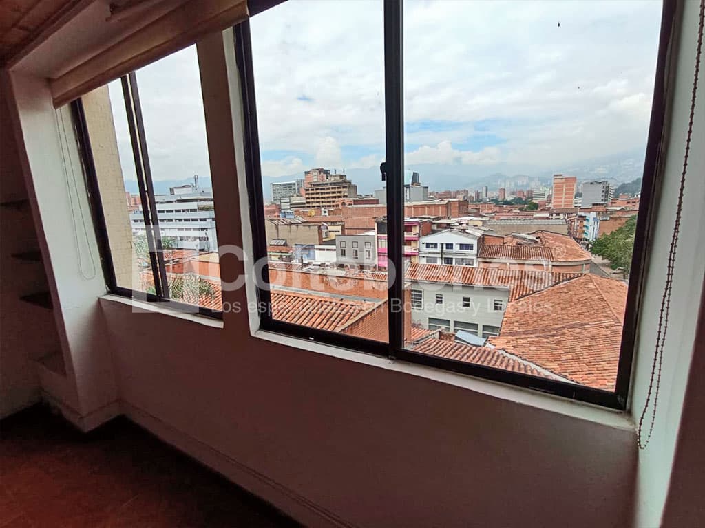Oficina en arriendo en el Centro de Medellín foto 3