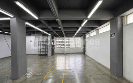 Oficina amplia en arriendo en Capricentro Itagüí