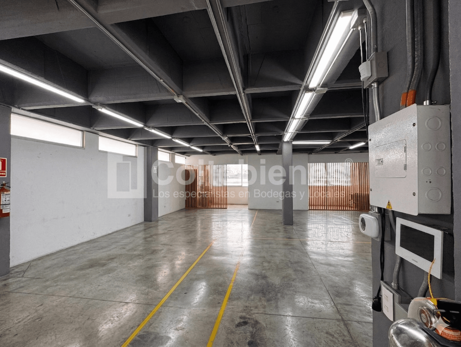 Oficina amplia en arriendo en Capricentro Itagüí foto 4