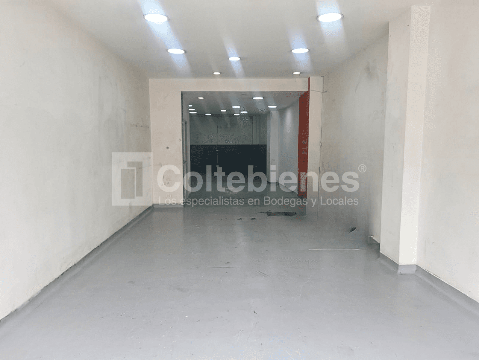 Local comercial en arriendo en Barrio Colombia-Medellín foto 3