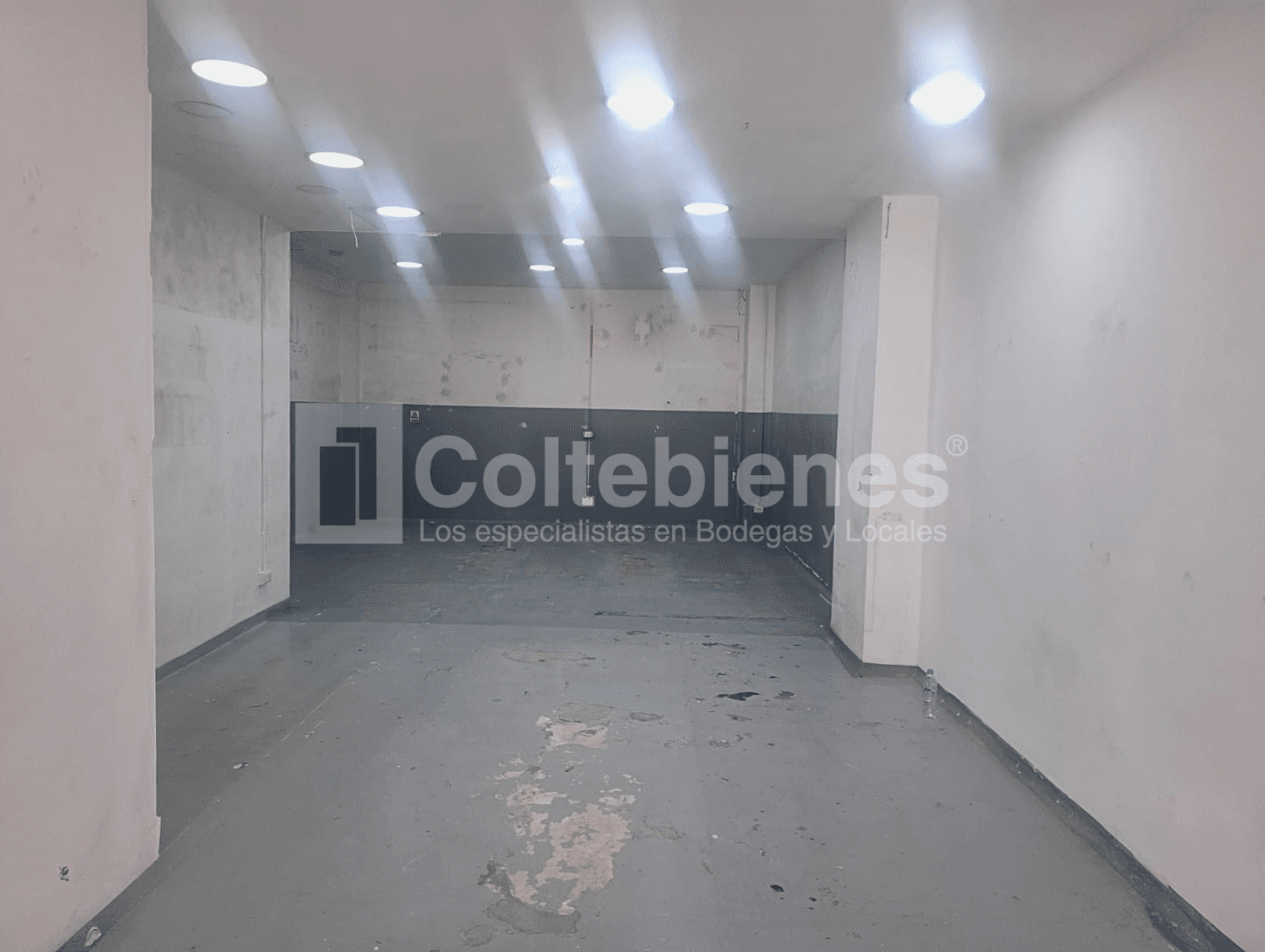 Local comercial en arriendo en Barrio Colombia-Medellín foto 4