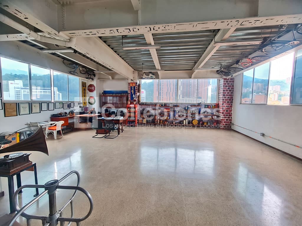 Bodega en arriendo en San Diego-Medellín foto 4