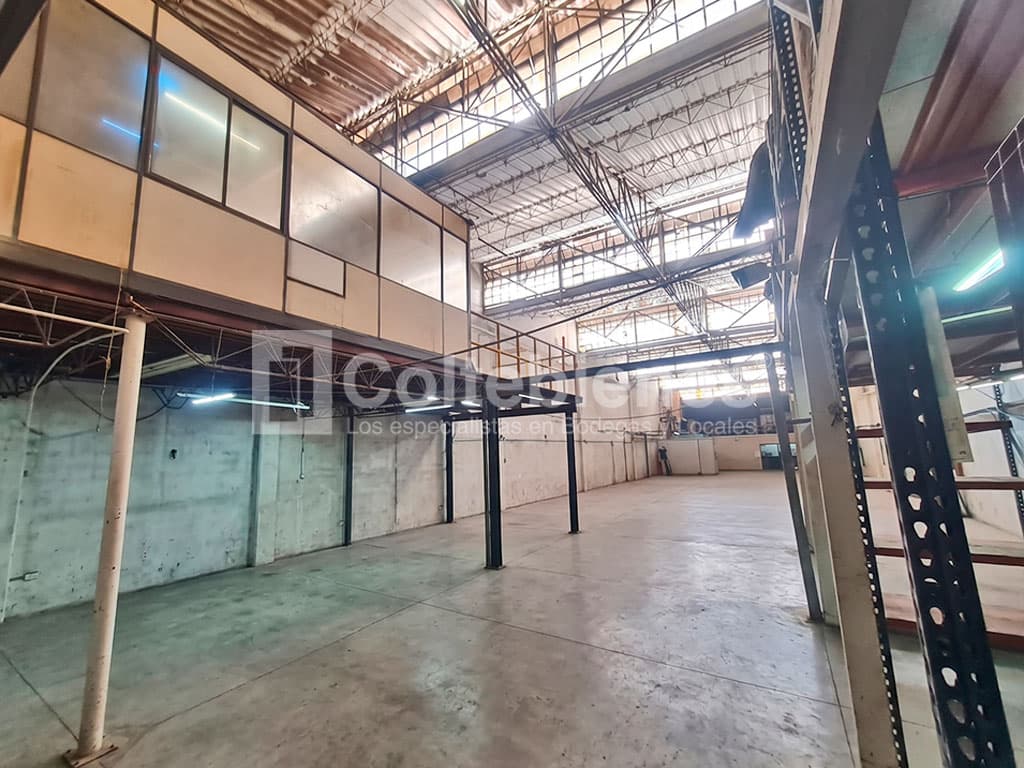 Bodega funcional en arriendo en Barrio Colombia-Medellín foto 2