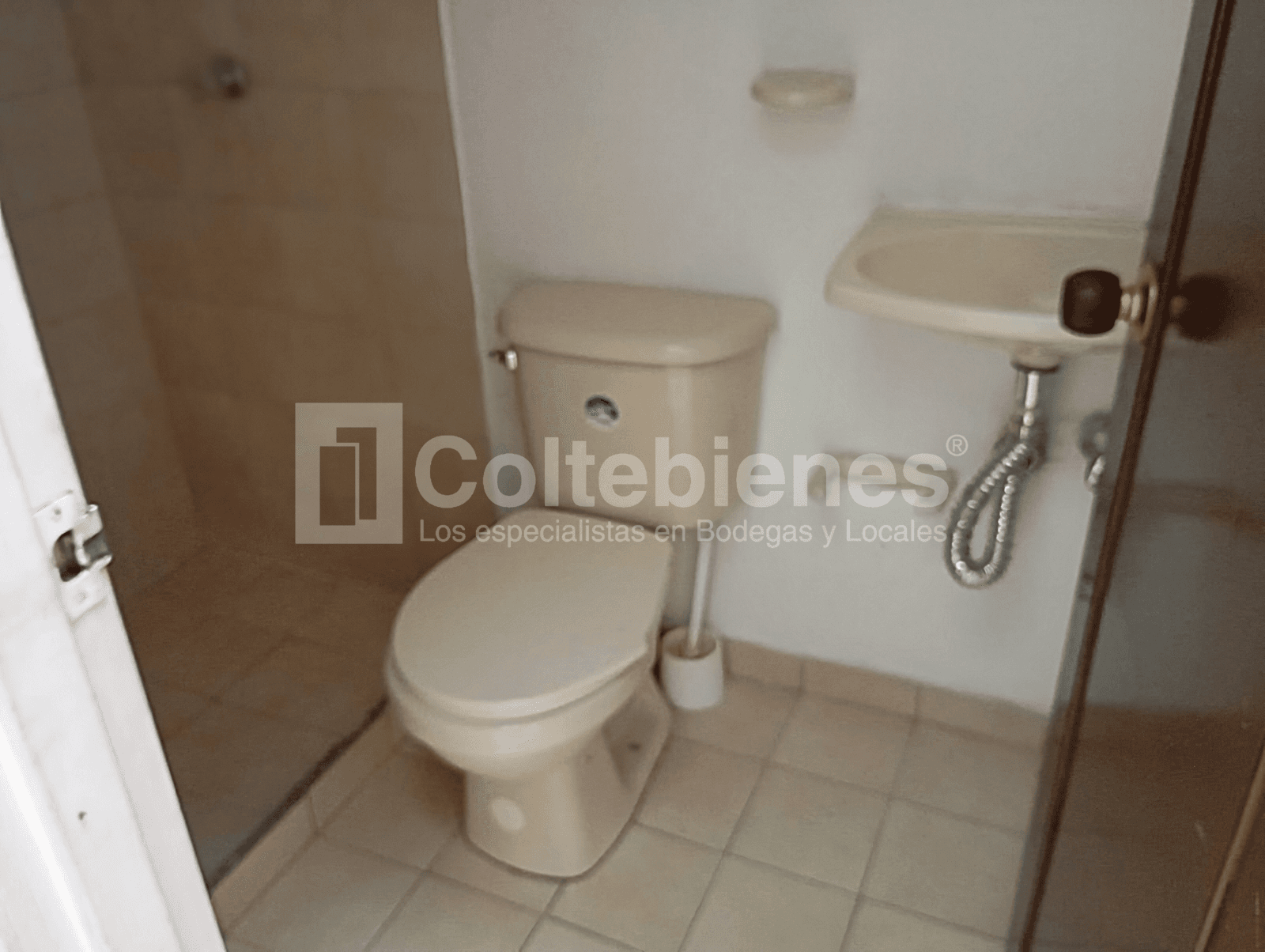 Local comercial en arriendo en La Floresta-Medellín foto 3