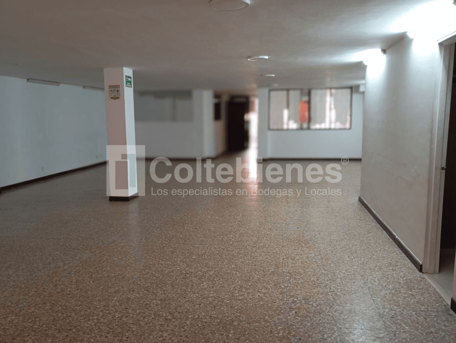Local comercial en arriendo en La Floresta-Medellín foto 4