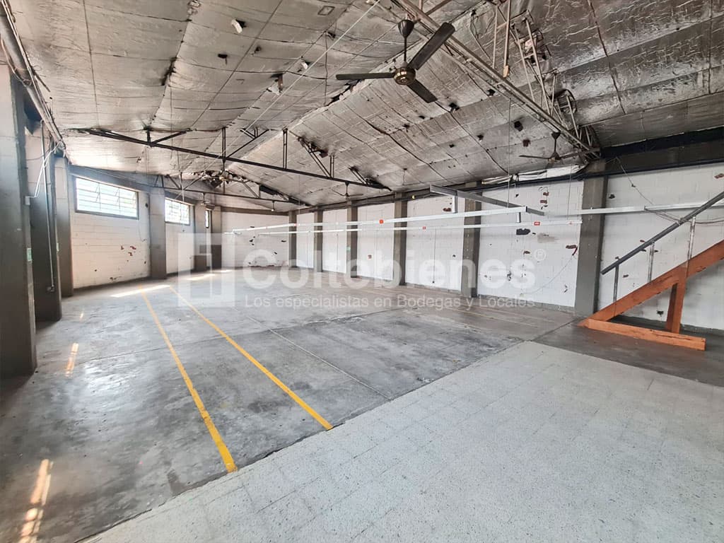 Arriendo de bodega en tercer piso en Barrio Colombia foto 2