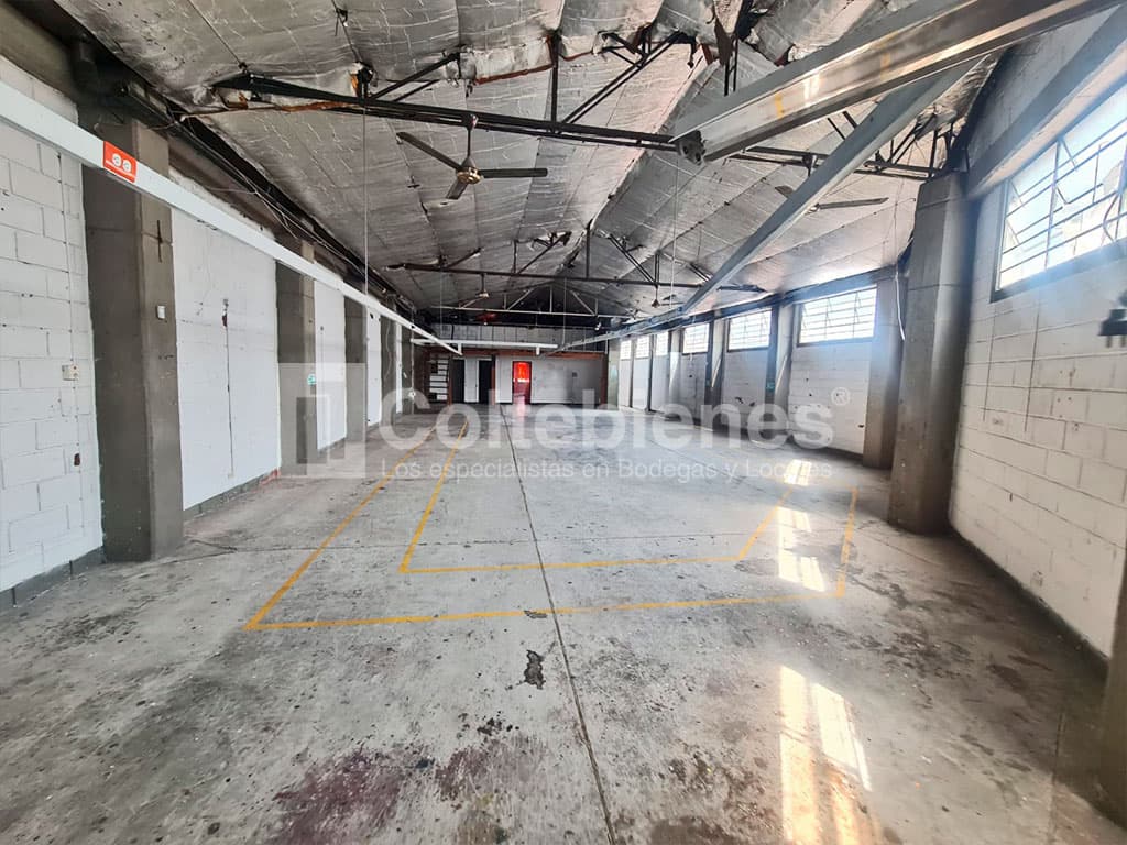 Arriendo de bodega en tercer piso en Barrio Colombia foto 3