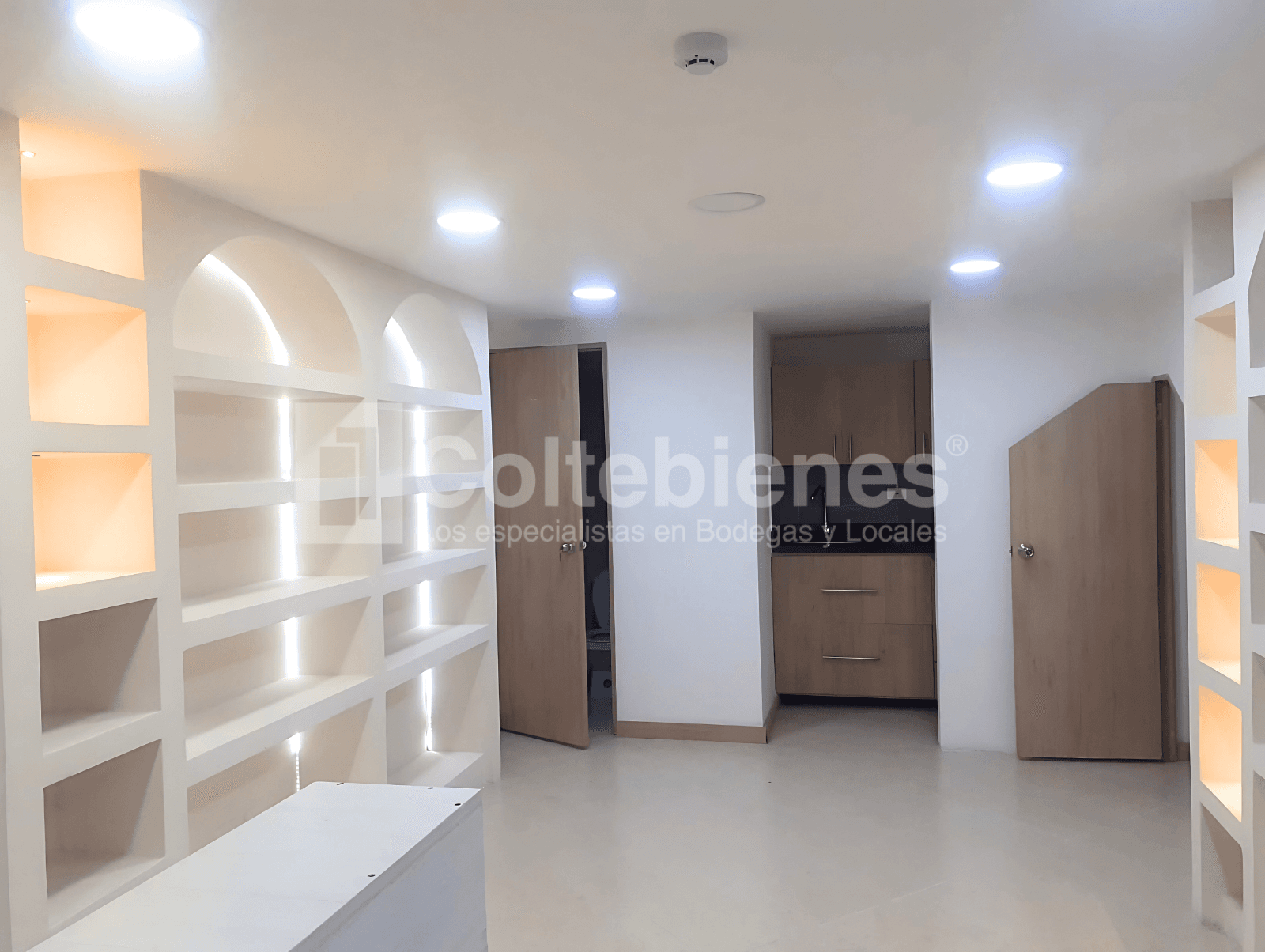 Local en arriendo en centro comercial de El Rodeo-Guayabal